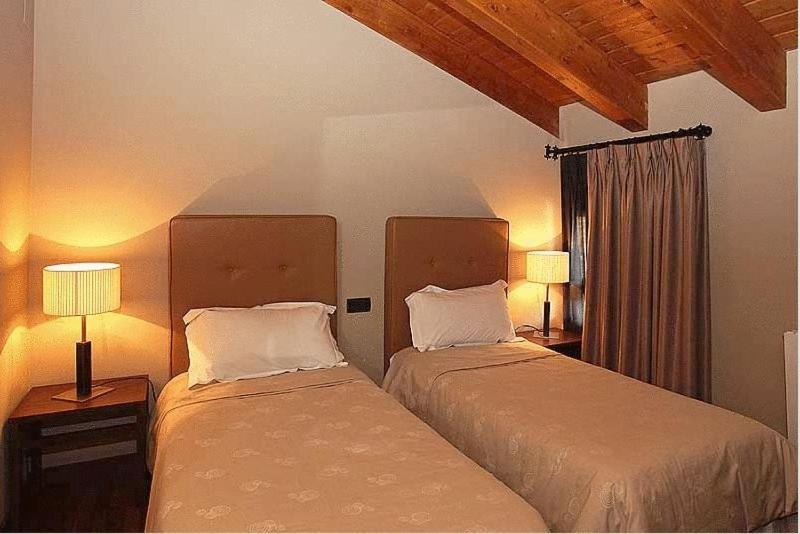 Hotel Restaurante Revestido Escalona الغرفة الصورة